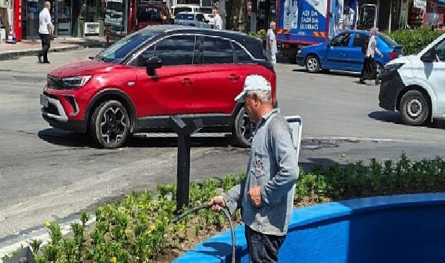 Gemlik’te Saat Kulesi ve Havuz Etrafında Yenileme Çalışmaları