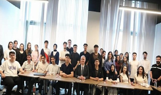 İnegöl Belediyesi’nden 330 Öğrenciye İmtihan Öncesi Rehberlik Takviyesi