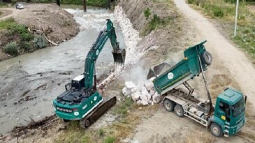 İnegöl’de 2 Noktada Dere Islah Çalışmaları Devam Ediyor