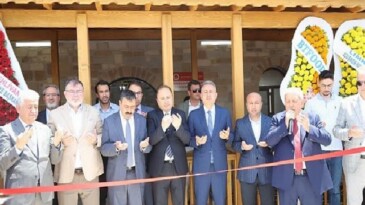 İzmir Bakırçay Üniversitesi Faruk Demir Camii İbadete Açıldı