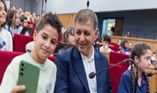 İzmir Çocuk Meclisi bir yıllık çalışma periyodunu tamamladı