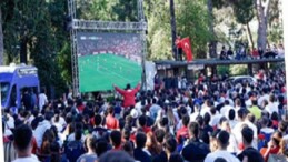 İzmir’de Dünya Kupası heyecanı meydanlara taştı