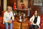 Kardeş kentler kadrajda buluştu: Lider Ünsal, Karşıyakalı birinciyi konuk etti
