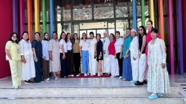 Kazakistanlı öğretmenlerden belediye kreşine ziyaret