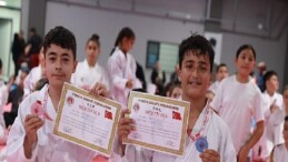 Keçiören’in Altyapı Atletleri Karate Nesil İmtihanında Ter Döktü
