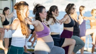 Körfez’in mavisinde 400 kişilik yoga buluşması
