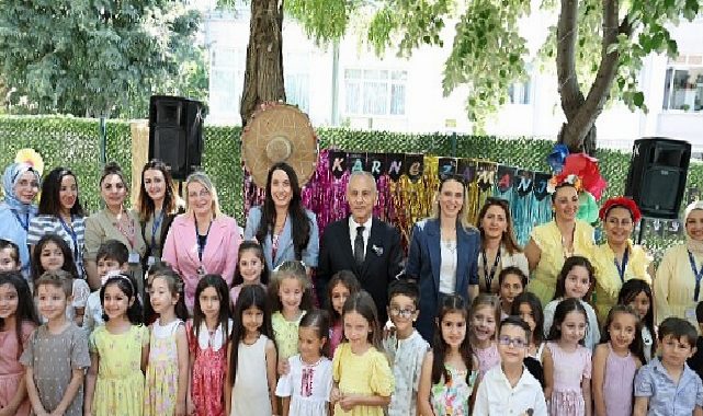 Küçükçekmeceli Öğrencilerin Karne Sevinci