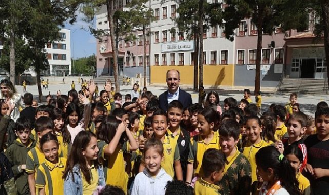 Lider Altay Karne Alan Tüm Öğrencileri Tebrik Etti