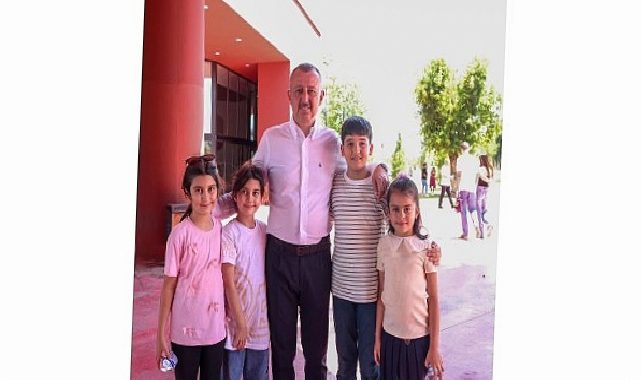Lider Büyükakın, karne alan öğrencilerin memnunluğunu paylaştı