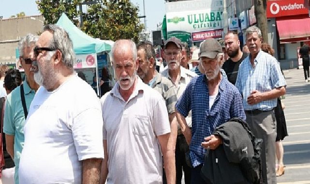 Lider Erkan Aydın’dan Vatandaşlara Aşure İkramı