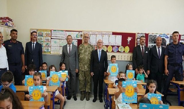 Lider Mesut Ergin Öğrencilerin Karne Sevincine Ortak Oldu