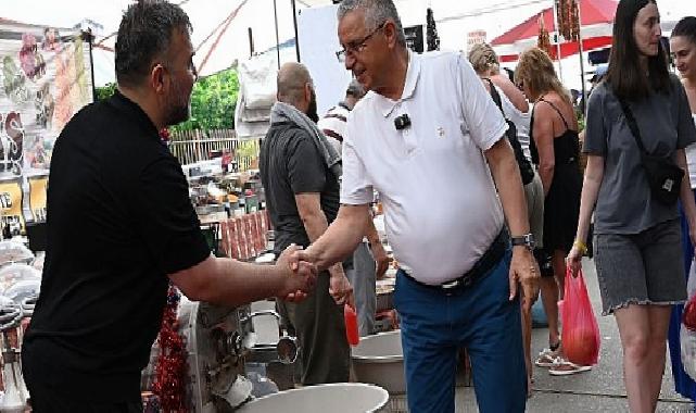 Lider Topaloğlu’ndan pazar esnafına ziyaret
