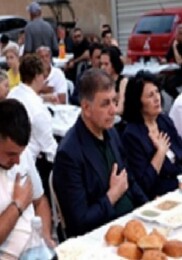 Lider Tugay Kınık’ta muharrem lokmasını paylaştı