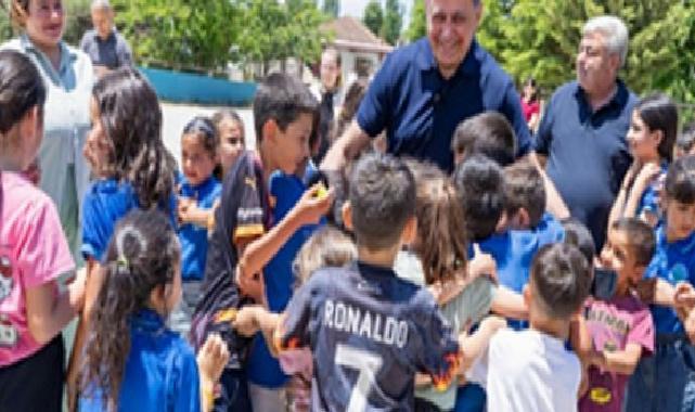 Lider Tugay’dan Kirazlı çocuklara karne ikramı