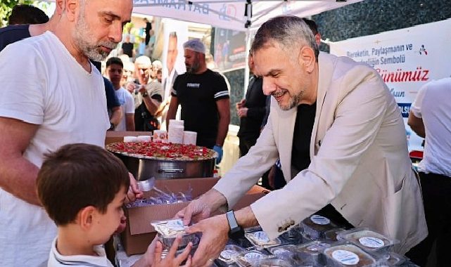 Lider Vekili İbrahim Akın’dan vatandaşlara aşure ikramı