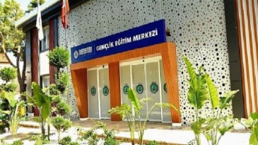 Menemen, eğitim yatırımlarıyla örnek gösteriliyor