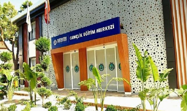 Menemen, eğitim yatırımlarıyla örnek gösteriliyor