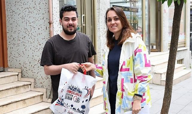Öğrencilere ikramlar Bayrampaşa Belediyesi’nden