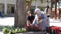 Ortak bedellere gönülden hizmet