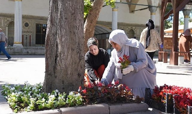 Ortak bedellere gönülden hizmet