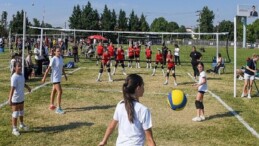 Osmangazi’deki Küçük Voleybol Şenliği’nde Spor ve Dostluk Kazandı
