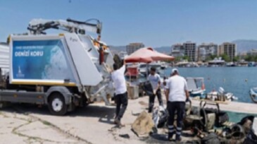 Otomobil lastiği, masa, sandalye de çıktı klozet kapağı da