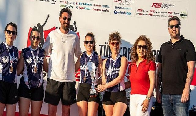 QNB Sigorta Bayan Voleybol Grubu Beach Volley MasteRS’ta üçüncülük kupasının sahibi oldu