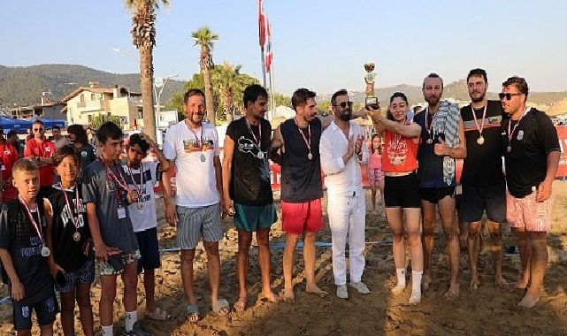 Sahil, Güneş ve Voleybol