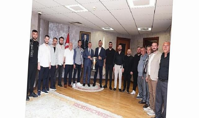 Şampiyon Gölcükspor kupasıyla Lider Büyükakın’a geldi