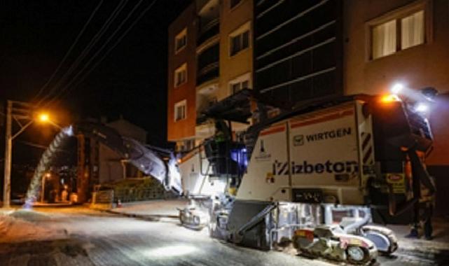 Toros Caddesi’nde gece asfalt mesaisi
