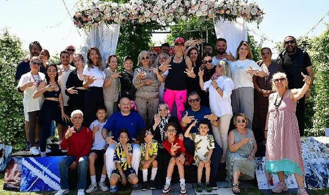 Tuğba Özay’dan klasik buluşma: ‘Tubistler’ tabiatta bir ortaya geldi