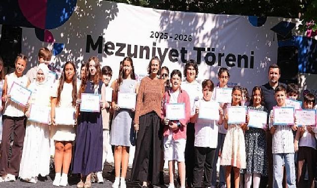 Üsküdar Çocuk Üniversitesi’nde Mezuniyet Coşkusu