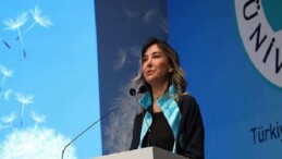 46 yaşında okul birincisi oldu, ayakta alkışlandı…