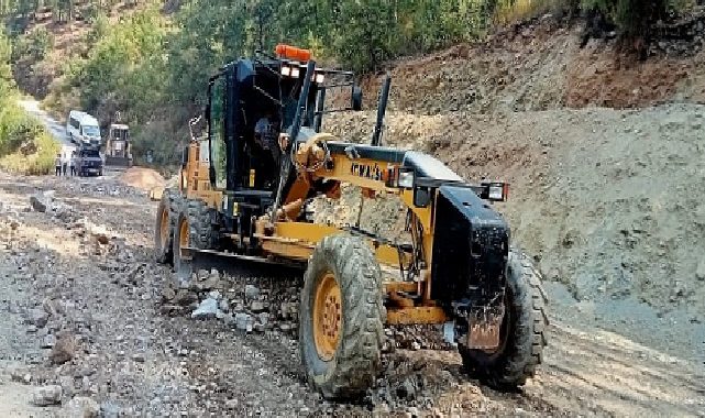 Alanya’da kırsal mahalle yollarına yaz bakımı