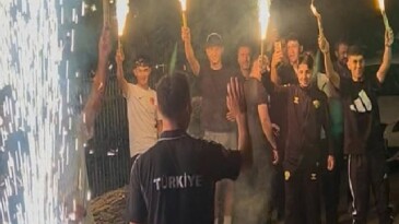 Almanya’da Ülkemizi Gururlandıran Bisikletçilerimize Coşkulu Karşılama