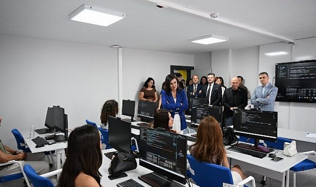 Antalya Dijital Gençlik Merkezi (DİGEM) açıldı