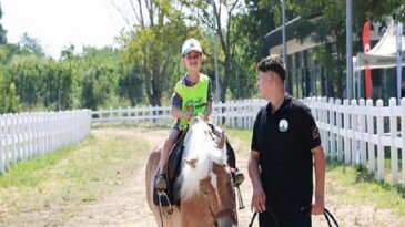 Armutköy Atlı Spor Tesisi Kapılarını Açtı