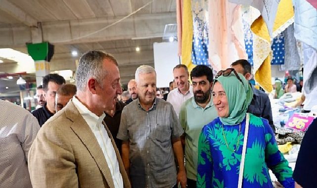 Aşure kazanı kardeşlik için kaynadı