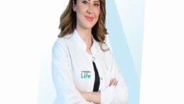 Aynada Gördüğünüz Kırışıklıkların Gerçek Sebebi Yaşlılık Değil!