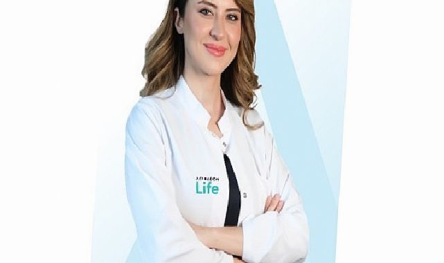 Aynada Gördüğünüz Kırışıklıkların Gerçek Sebebi Yaşlılık Değil!