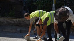 Ayvalık’ta Birebir Anda Altı Noktada Yol İmal Çalışması