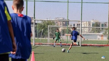 Buca’da yaz tatili futbolla renkleniyor