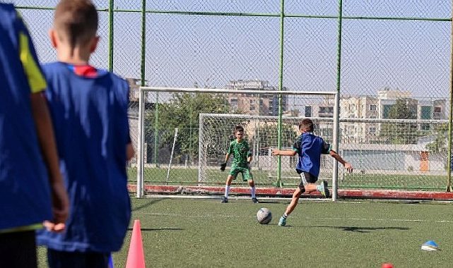 Buca’da yaz tatili futbolla renkleniyor