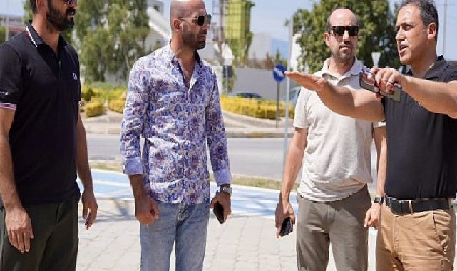 Burhaniye’de Yol Üretim ve Tamirat Çalışmaları Titizlikle Yürütülüyor
