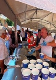 Büyükşehir Belediyesi aşure ikramına devam ediyor