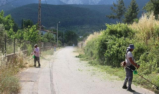 Büyükşehir’den Kemer’de ulaşım ve etraf düzenlemelerine yönelik çalışma