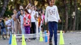 Çocuklar Kadifekale’de doyasıya eğlendi