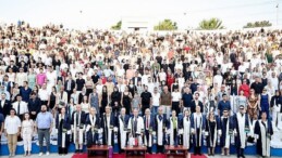 DEÜ Hukuk Fakültesi ve Adalet MYO’da Mezuniyet Coşkusu