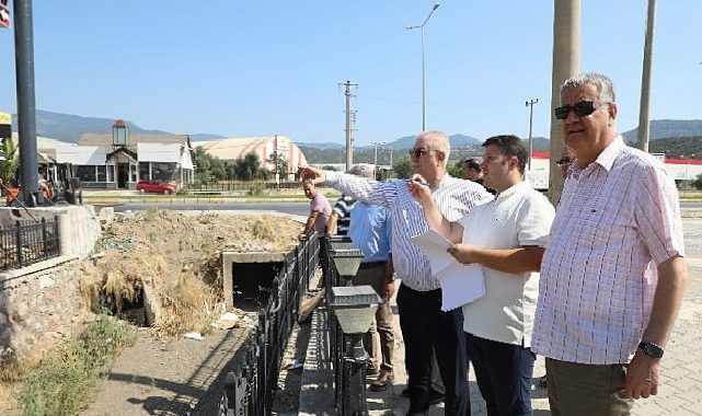 Edremit’te trafiği rahatlatacak yan yol çalışması