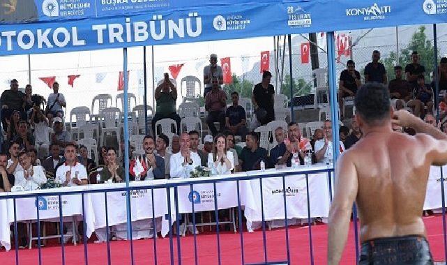 Feslikan Yağlı Pehlivan Güreşleri’ni Başpehlivan Erkan Taş kazandıf